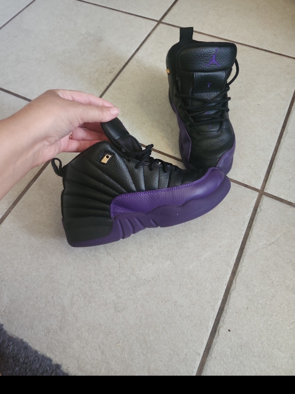 Air-inspired Kids Basketball Shoes - Black & Purple
